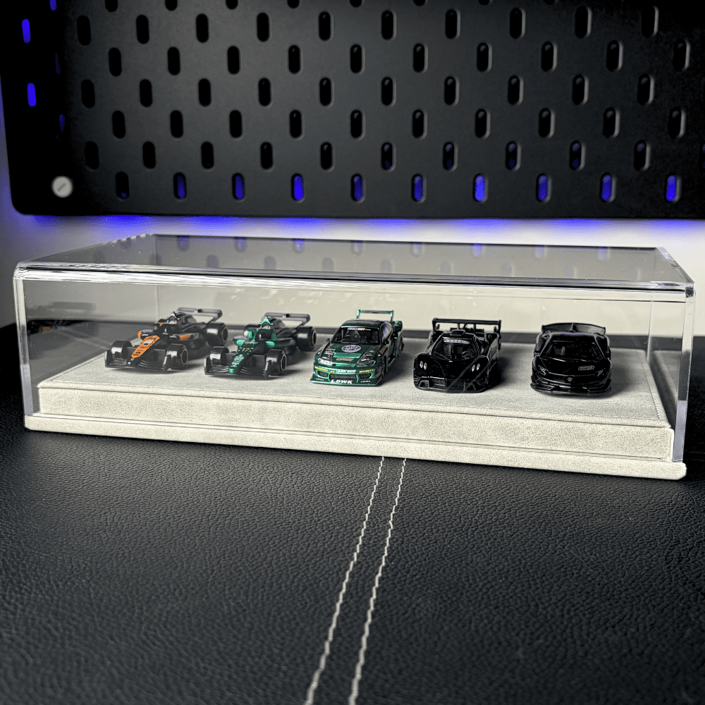 1:64 Diecast Car Display Case with LED Light - Fits up to 6 Cars - Dustproof Acrylic Showcase